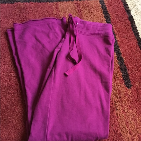 Bundle of leggings in shades of purple size medium - Picture 3 of 6